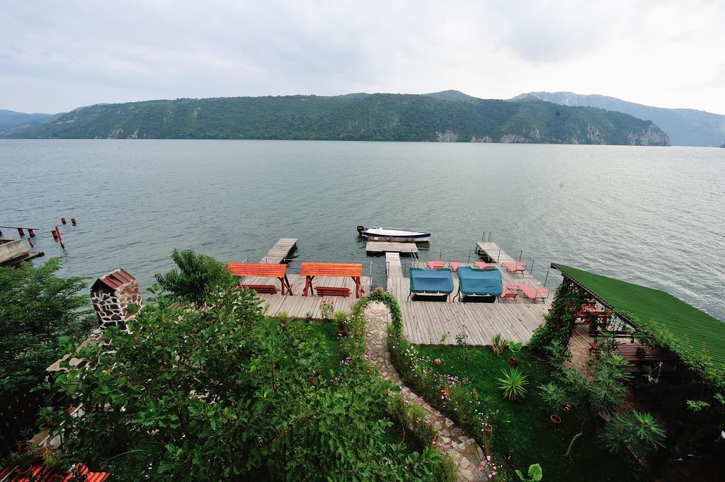 Casa Ana Serena Ieşelniţa Εξωτερικό φωτογραφία