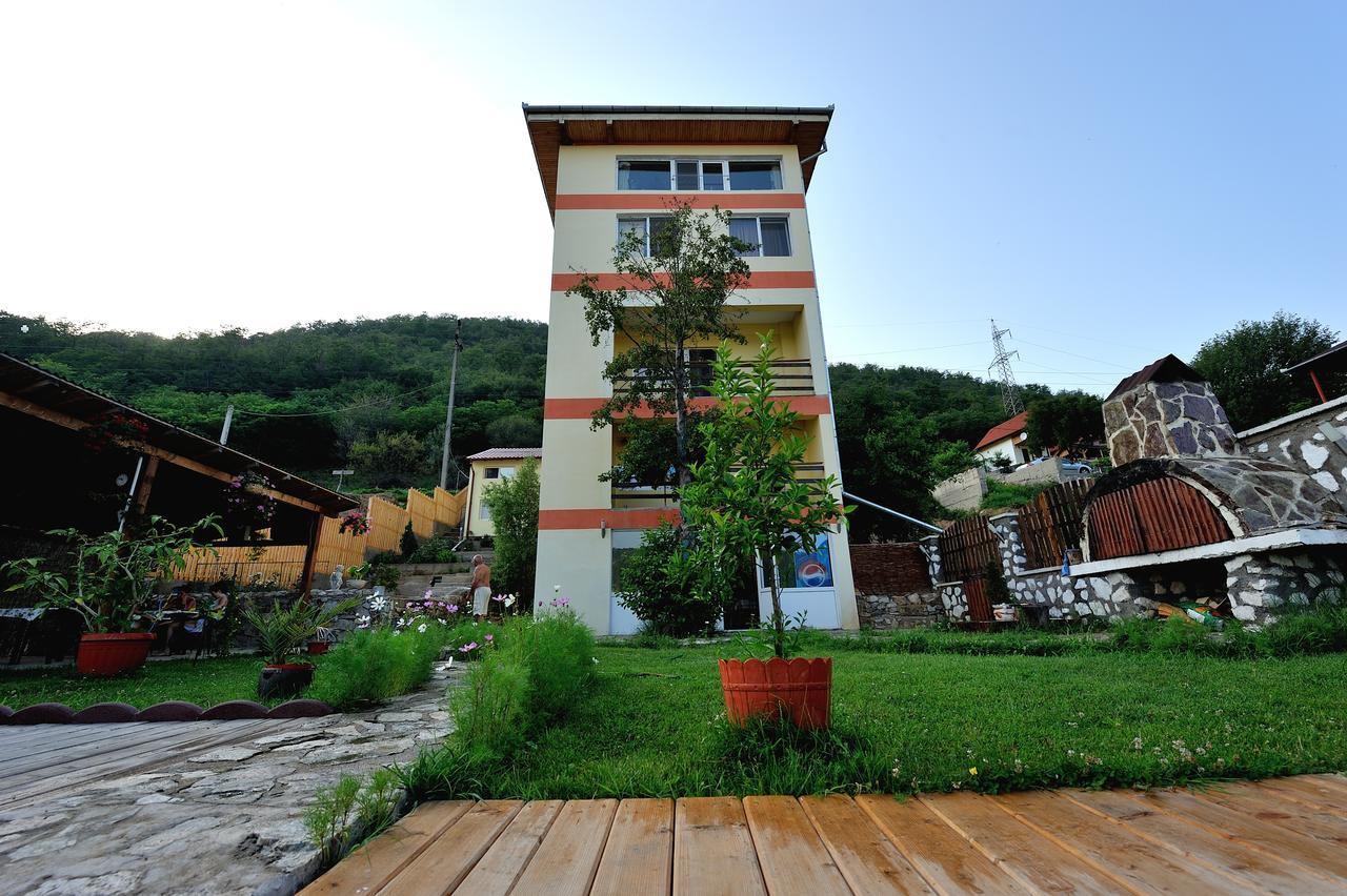 Casa Ana Serena Ieşelniţa Εξωτερικό φωτογραφία