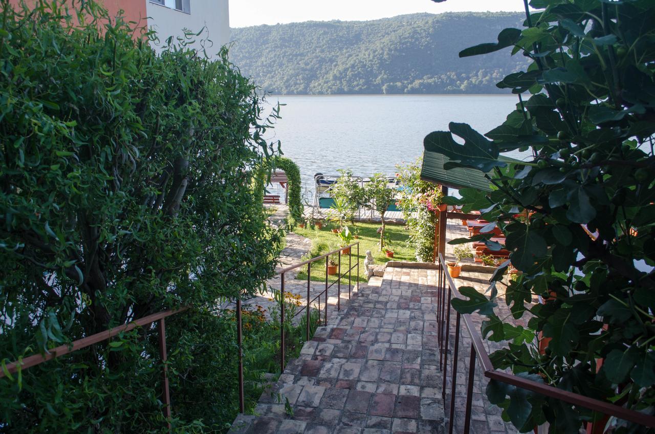 Casa Ana Serena Ieşelniţa Εξωτερικό φωτογραφία