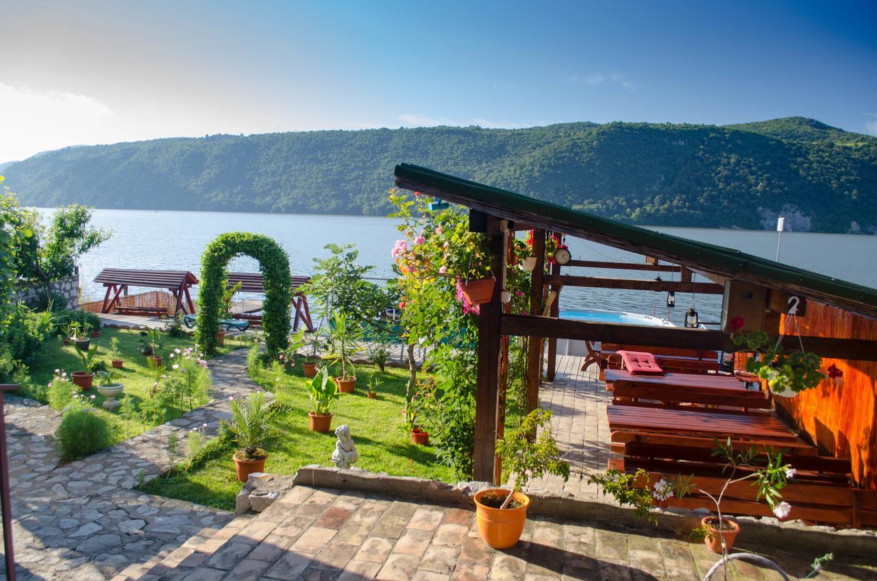 Casa Ana Serena Ieşelniţa Εξωτερικό φωτογραφία