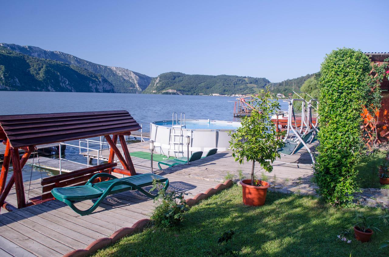 Casa Ana Serena Ieşelniţa Εξωτερικό φωτογραφία